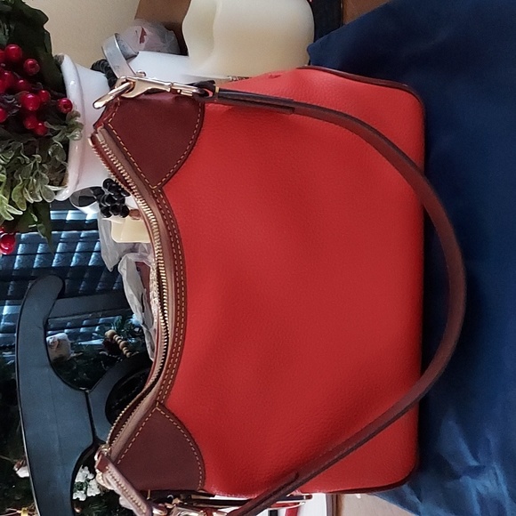 Dooney and Bourke medium hobo handbag - Picture 2 of 6